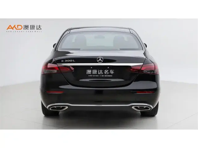 Mercedes-Benz E-Class — Фото автомобиля 4