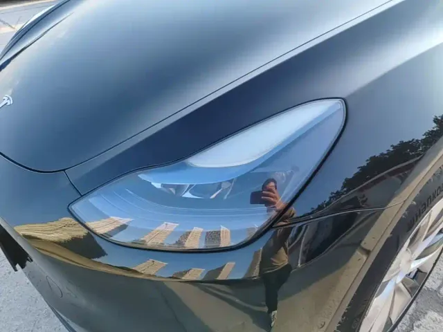 Tesla Model Y — Фото автомобиля 23