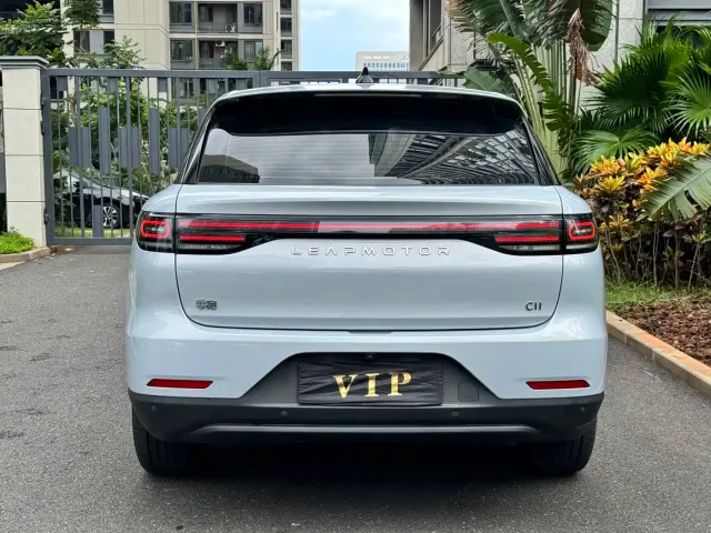 Leapmotor C11 — Фото автомобиля 8