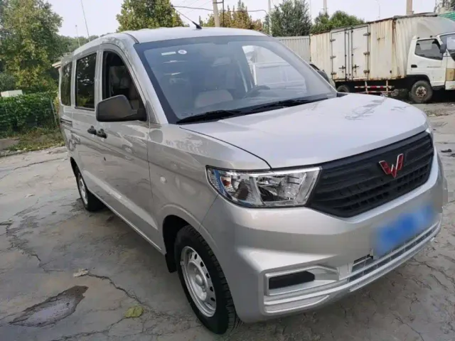 Wuling Hongguang V — Фото автомобиля 21