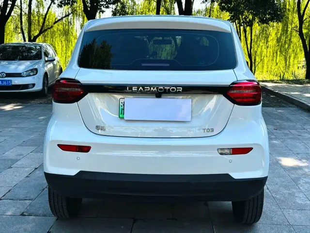 Leapmotor T03 — Фото автомобиля 6