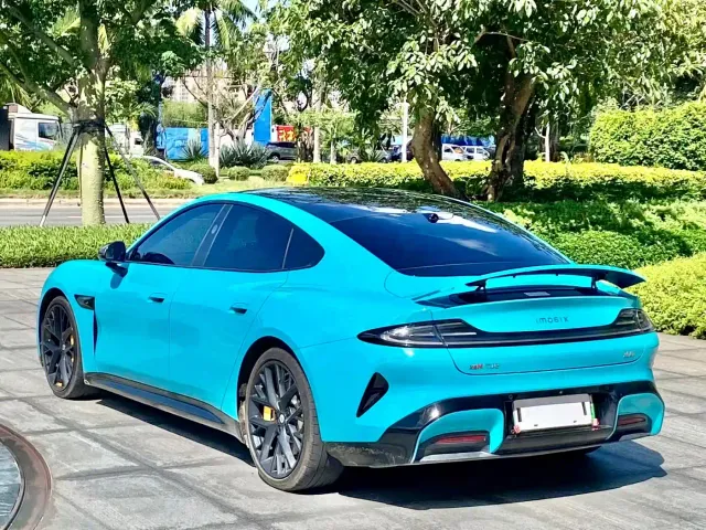 Xiaomi SU7 — Фото автомобиля 9