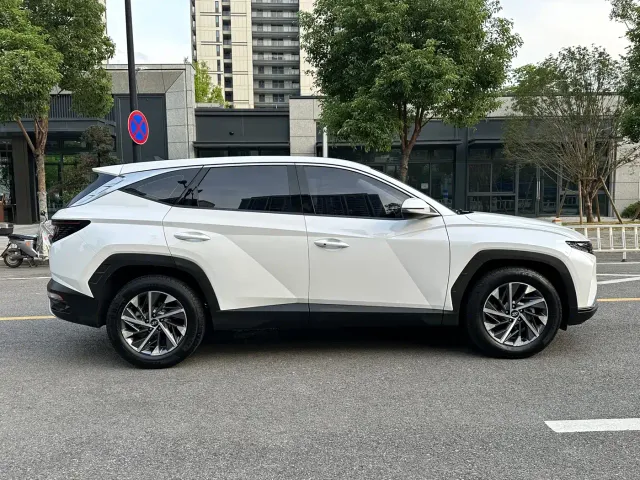 Hyundai Tucson — Фото автомобиля 12