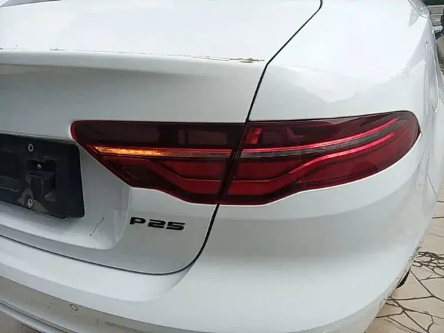 Jaguar XEL — Фото автомобиля 7