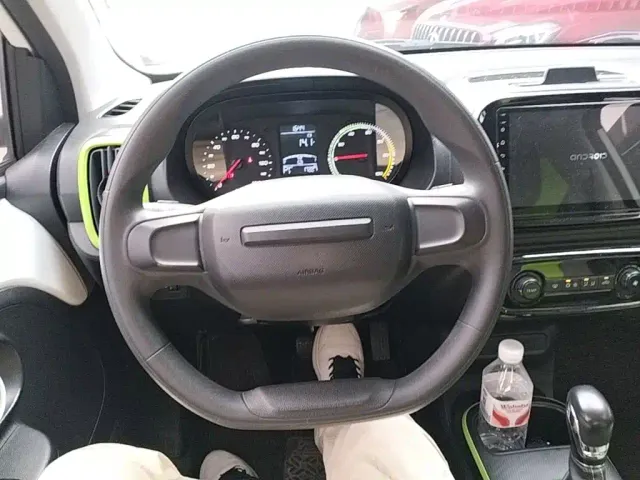 Roewe Clever — Фото автомобиля 6