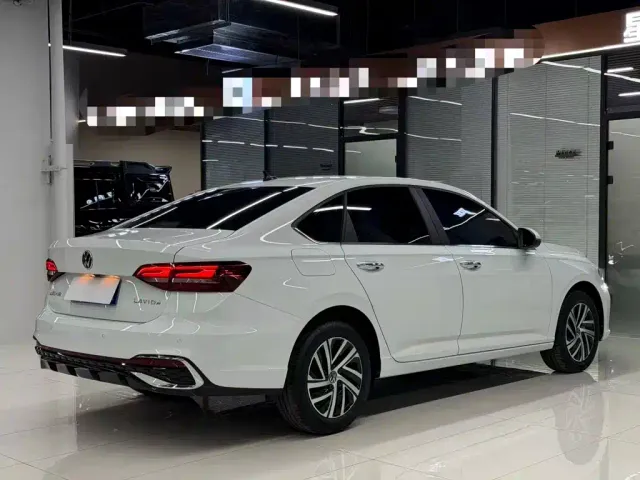 Volkswagen Lavida — Фото автомобиля 15