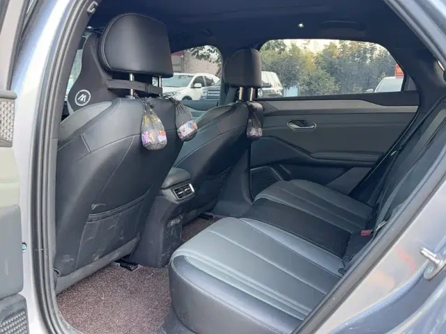 BYD Qin L — Фото автомобиля 10