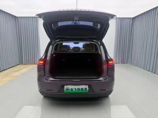 Leapmotor C10 — Фото автомобиля 17