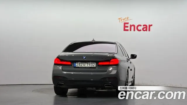 Фотография автомобиля — BMW 5-Series