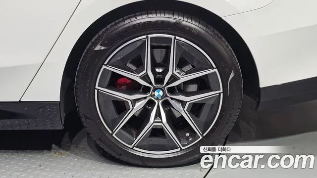 BMW 5 Series G60 — Фото автомобиля 6