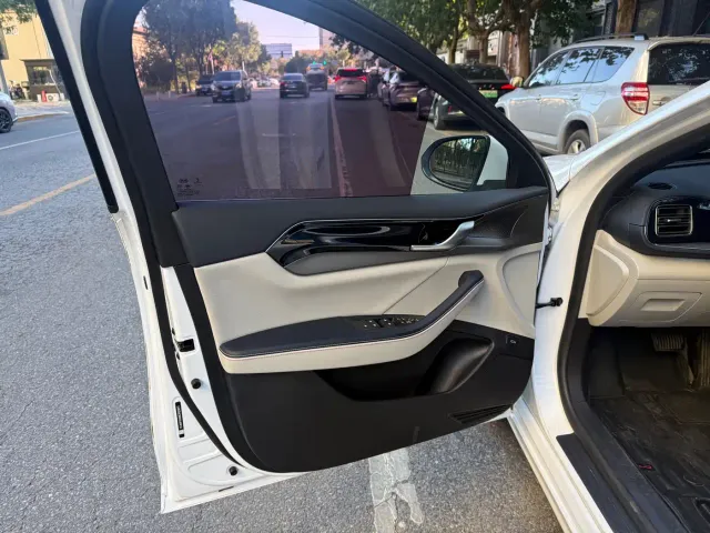 BYD Qin PLUS — Фото автомобиля 11