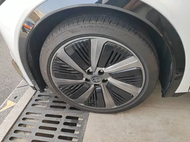 Toyota bZ5 — Фото автомобиля 22