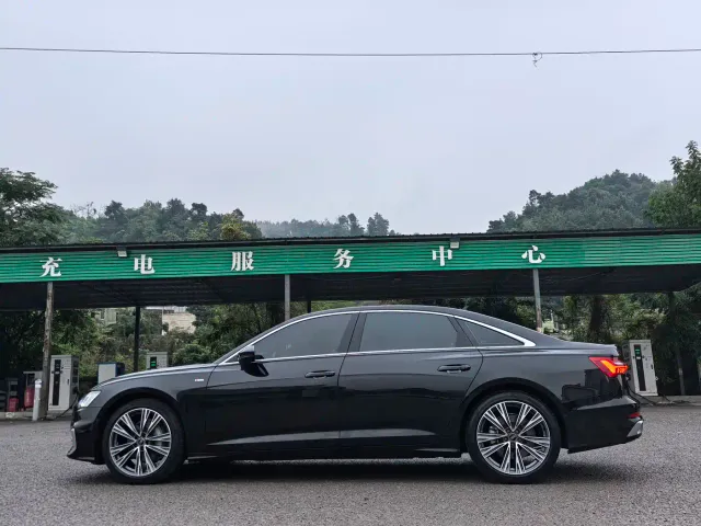 Audi A6L — Фото автомобиля 13