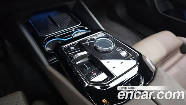 BMW 5 Series G60 — Фото автомобиля 12