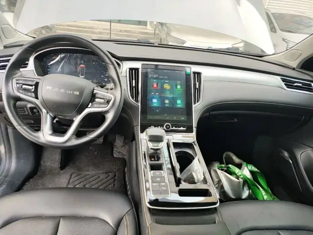 Roewe i6 MAX EV — Фото автомобиля 9