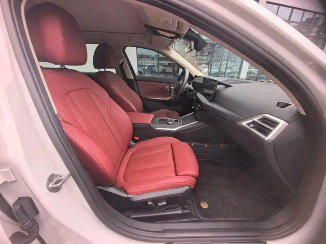 BMW 3 Series — Фото автомобиля 11