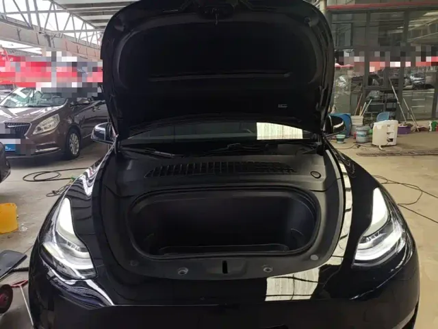 Tesla Model Y — Фото автомобиля 19
