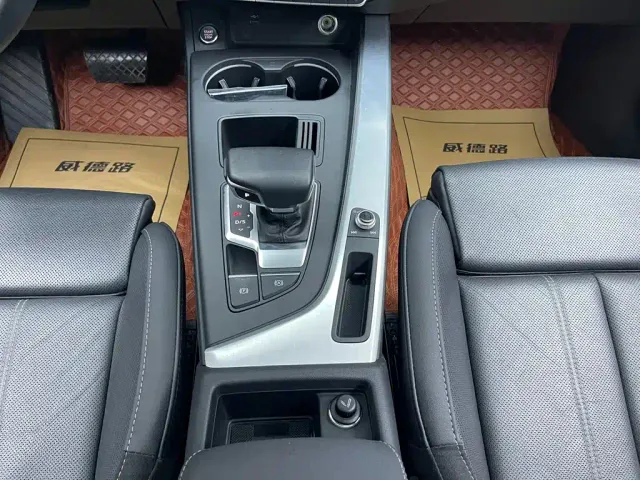 Audi A4L — Фото автомобиля 21