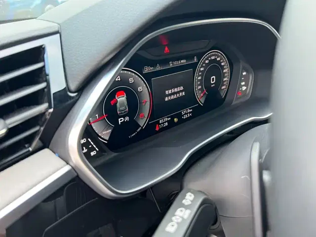 Audi Q3 — Фото автомобиля 9