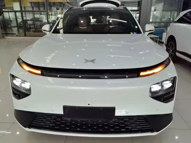 Xpeng G9 — Фото автомобиля 2