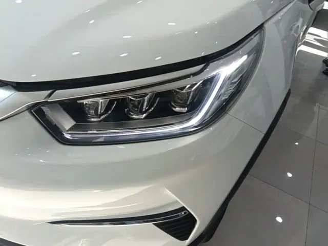 BYD Yuan Pro — Фото автомобиля 23