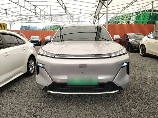 Geely Galaxy Starship 7 EM-i — Фото автомобиля 2