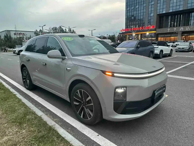 Li Auto L6 — Фото автомобиля 3