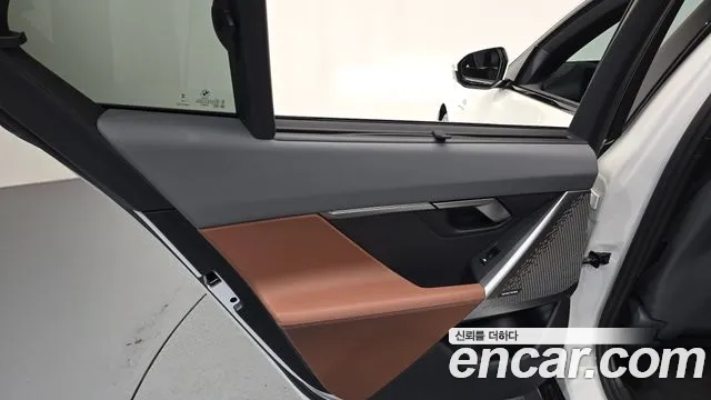 BMW 5 Series G60 — Фото автомобиля 25