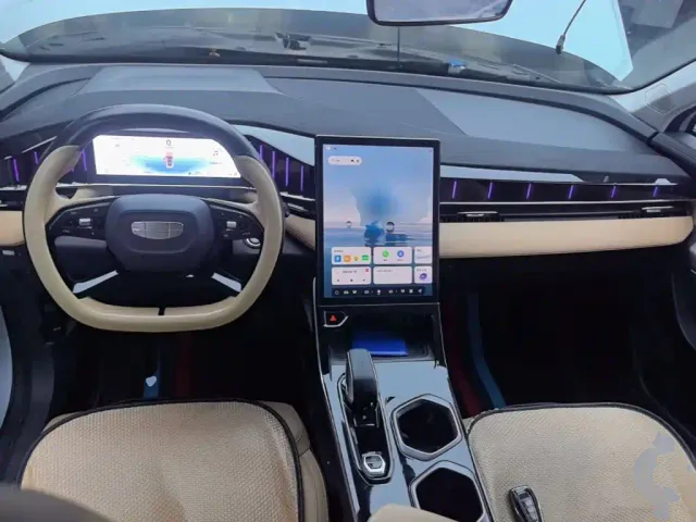 Geely Boyue L — Фото автомобиля 9