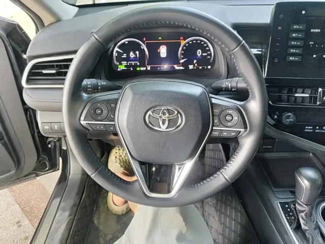 Toyota Camry — Фото автомобиля 10