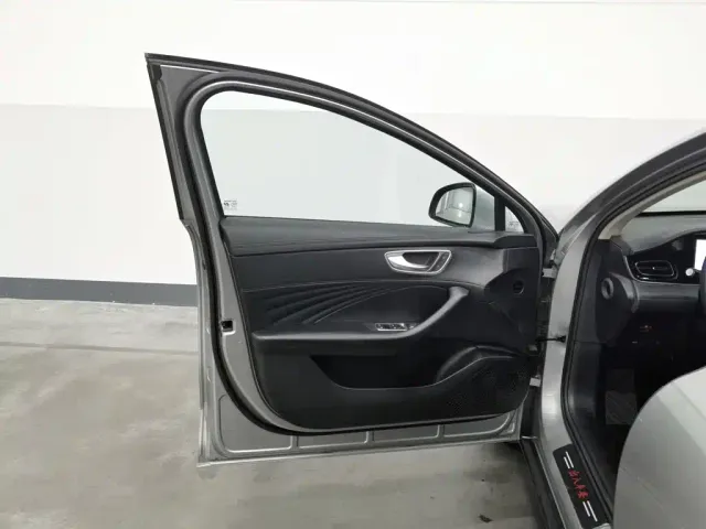 Roewe D7 — Фото автомобиля 8