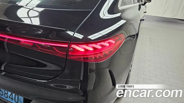 Mercedes-Benz EQS — Фото автомобиля 20