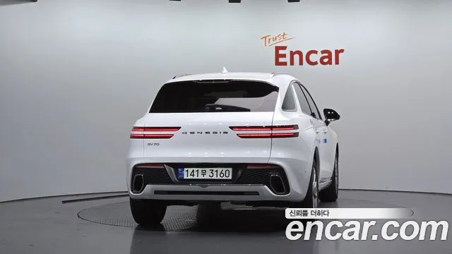 Genesis GV70 — Фото автомобиля 4