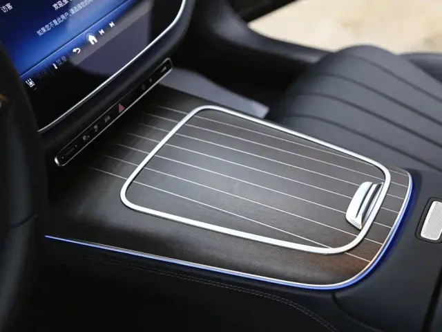 Mercedes-Benz E-Class — Фото автомобиля 13