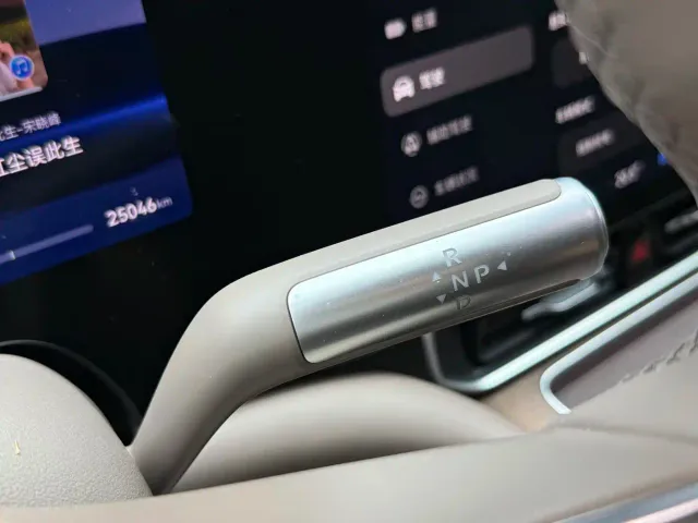 Aito M9 — Фото автомобиля 14