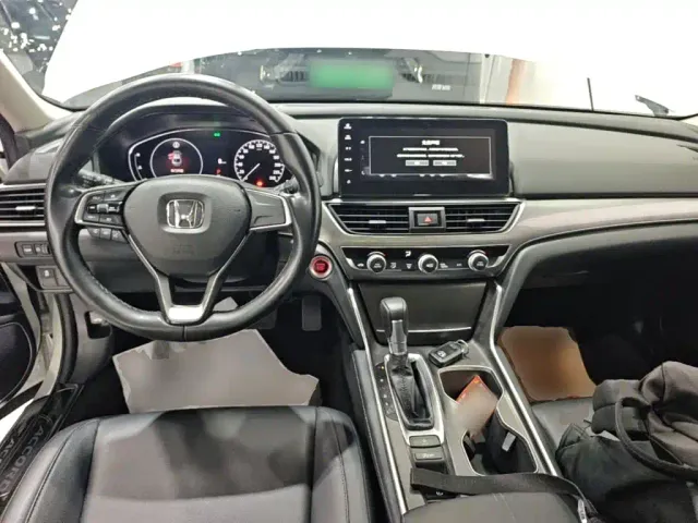 Honda Accord — Фото автомобиля 9