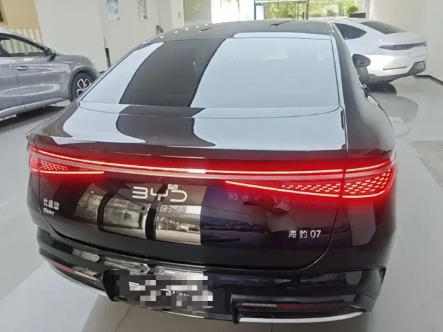 BYD Seal 07 DM-i — Фото автомобиля 3