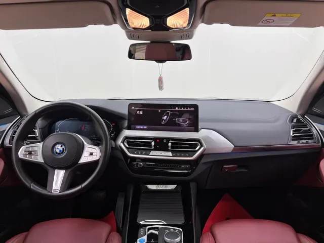 BMW iX3 — Фото автомобиля 20