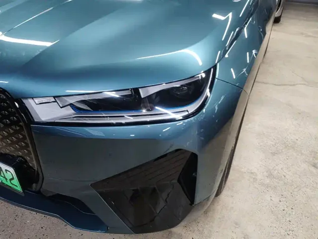BMW iX — Фото автомобиля 23