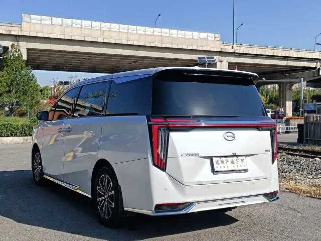 GAC Trumpchi M8 — Фото автомобиля 9