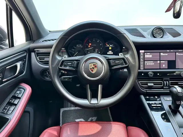 Porsche Macan — Фото автомобиля 14