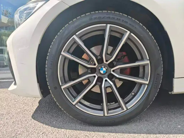 BMW 3 Series — Фото автомобиля 8
