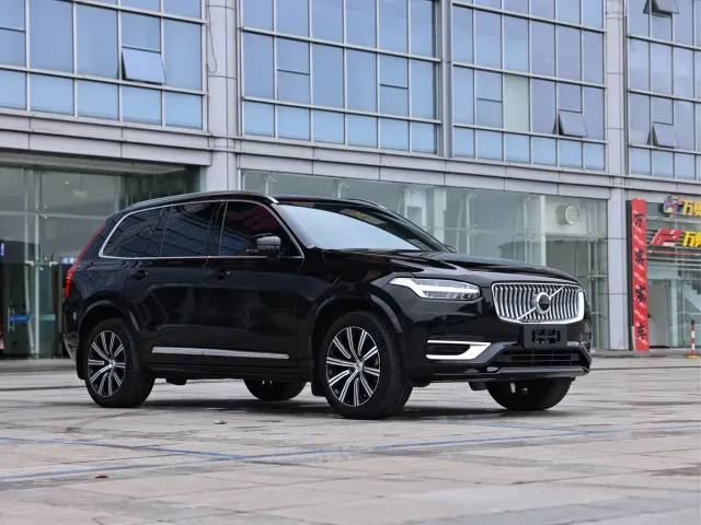 Volvo XC90 — Фото автомобиля 3