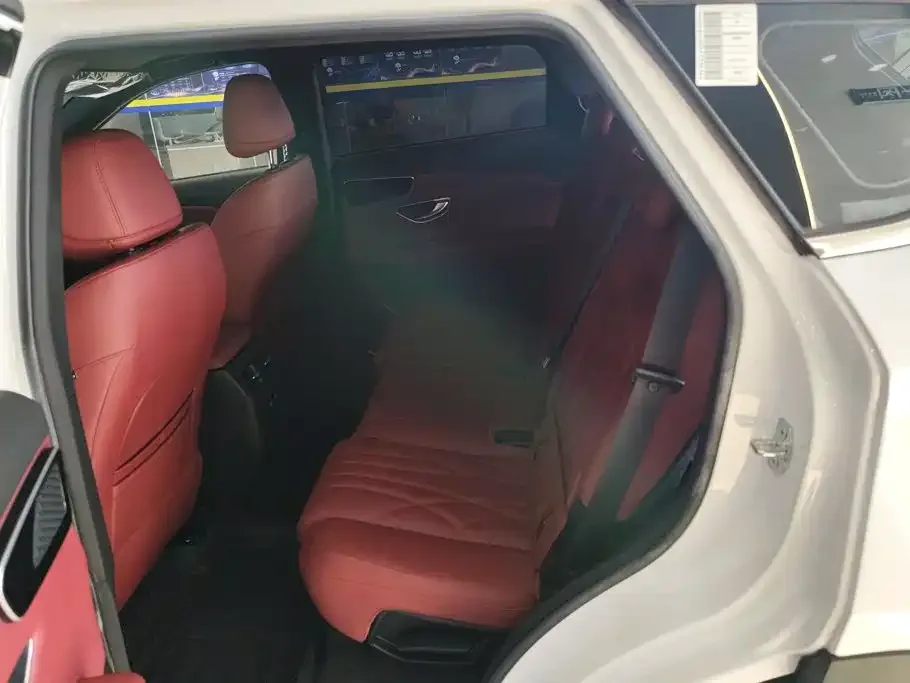 Jetour Jetour X70 PLUS 2025 1.5T Luxury Edition 5-Seater — Фото автомобиля 11