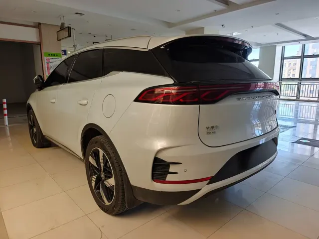 BYD Tang — Фото автомобиля 6