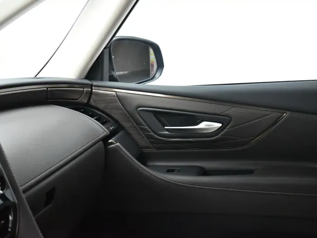 Toyota Alphard — Фото автомобиля 13