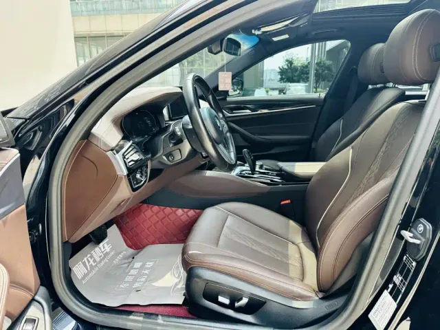 BMW 5 Series — Фото автомобиля 11