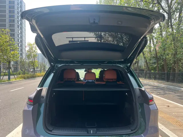 Li Auto Li Auto L6 2025 Pro Smart Renewal Edition — Фото автомобиля 22
