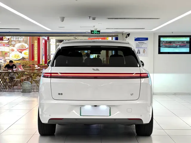 Li Auto L7 — Фото автомобиля 6