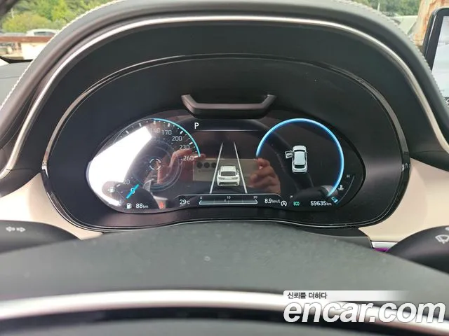 Genesis GV70 — Фото автомобиля 9